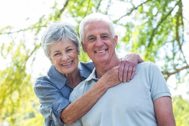 personas mayores felices